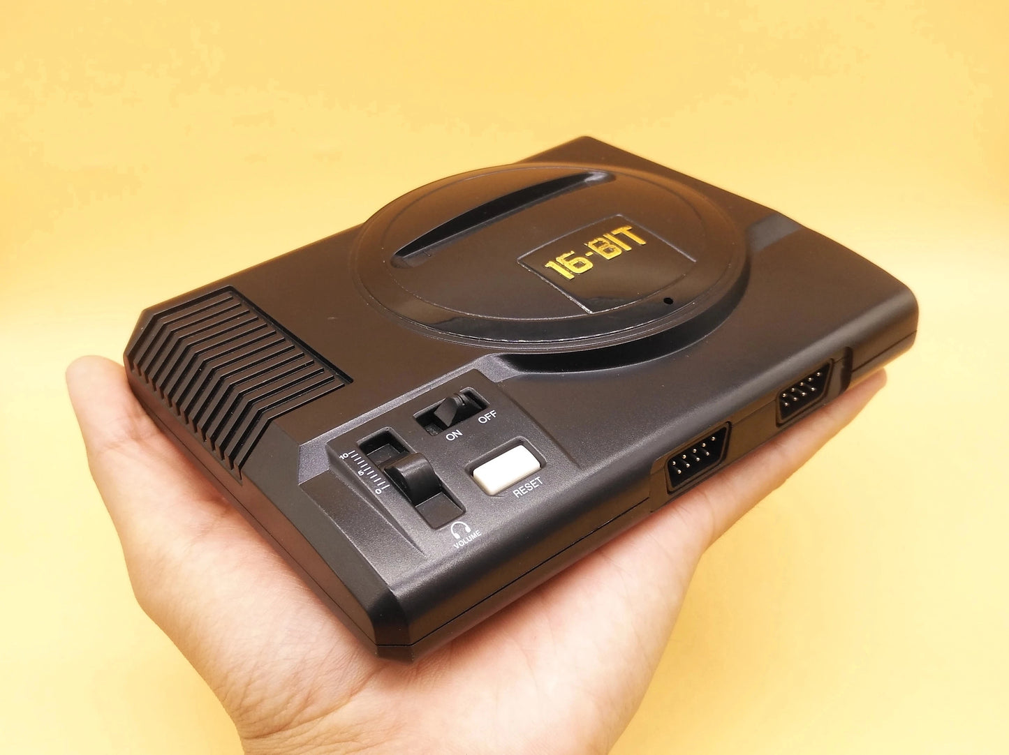 New Retro Mini TV Video Game Console For Sega MegaDrive 16 Bit Games with 208 Different Games